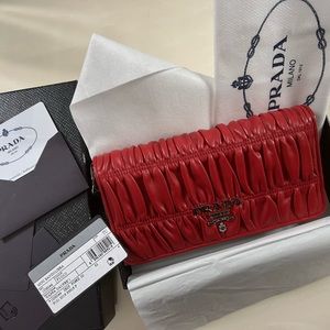 Red Prada wallet on chain